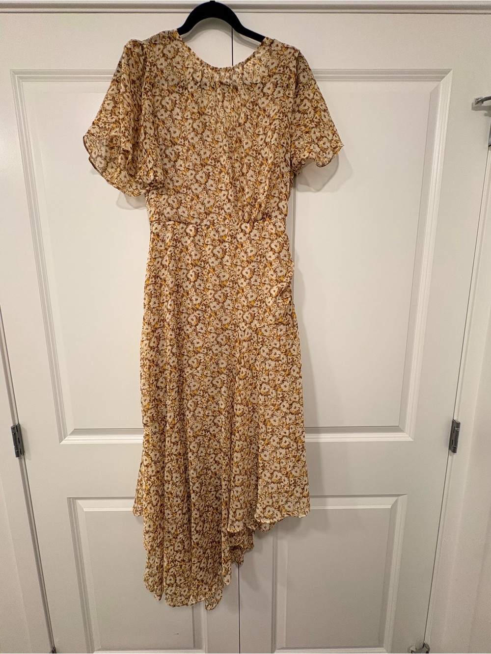ASTR The Label NWT Floral Asymmetrical Midi Dress in Mustard